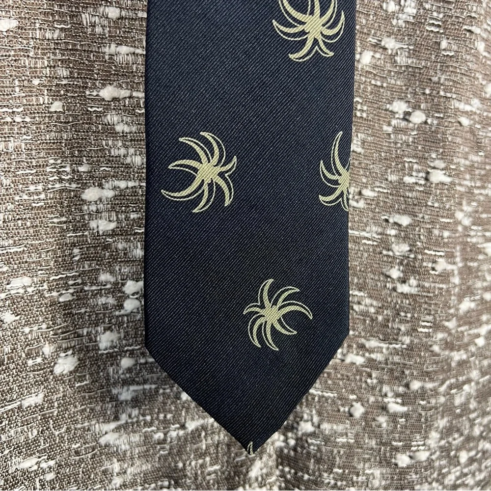 Vintage Giorgio Armani Made in Italy Silk Classic Cut‎ Standard Length Neck Tie